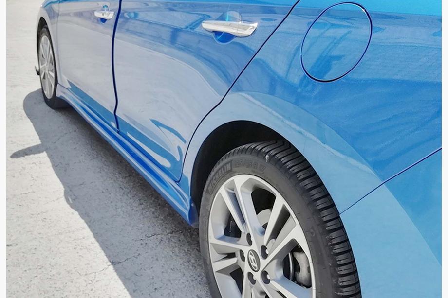 Hyundai Elantra (AD) 2015-2020 Progi Boczne DPT (Czarny Połysk) Image