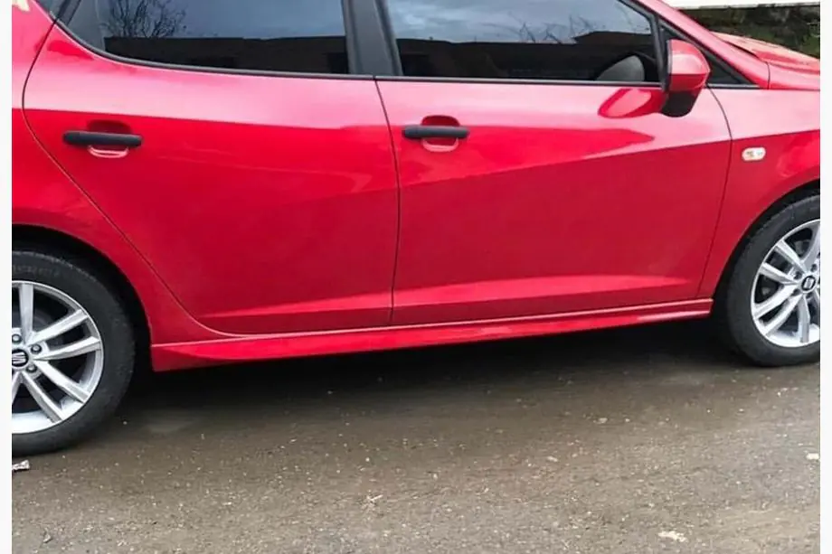 Seat Ibiza 2010-2017 Progi Boczne DPT V-3 (Czarny Połysk) Image