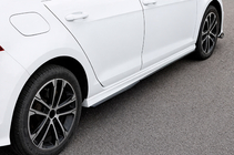 Volkswagen Golf 7/E-Golf 2012-2020 Progi Boczne DPT V-4 (Czarny Połysk) zdjęcia 1