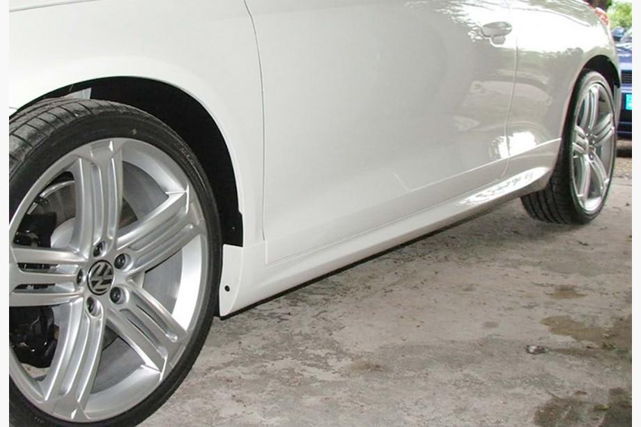Volkswagen Scirocco 2008-2017 Progi Boczne DPT V-1 (Czarny Połysk) Zdjęcia 1