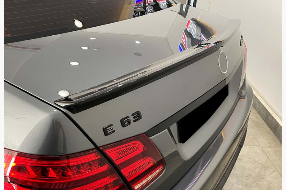 Mercedes E-class W212 2009-2016 Spoiler DPT V-1 (Czarny Połysk) Image