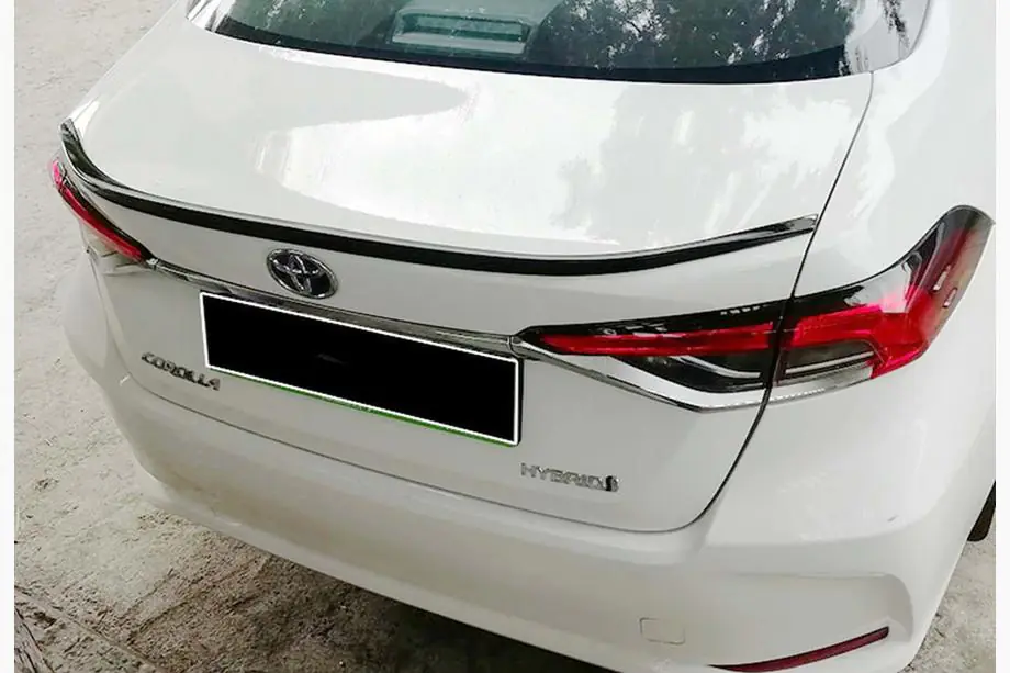 Toyota Corolla 2019- Spoiler DPT (Czarny Połysk) Image