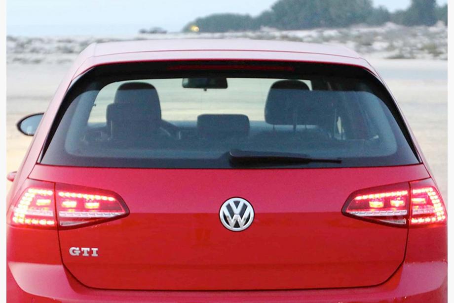 Volkswagen Golf 7/E-Golf 2012-2020 Spoiler tylny DPT V-1 (do GTI / R HB, czarny połysk) Image