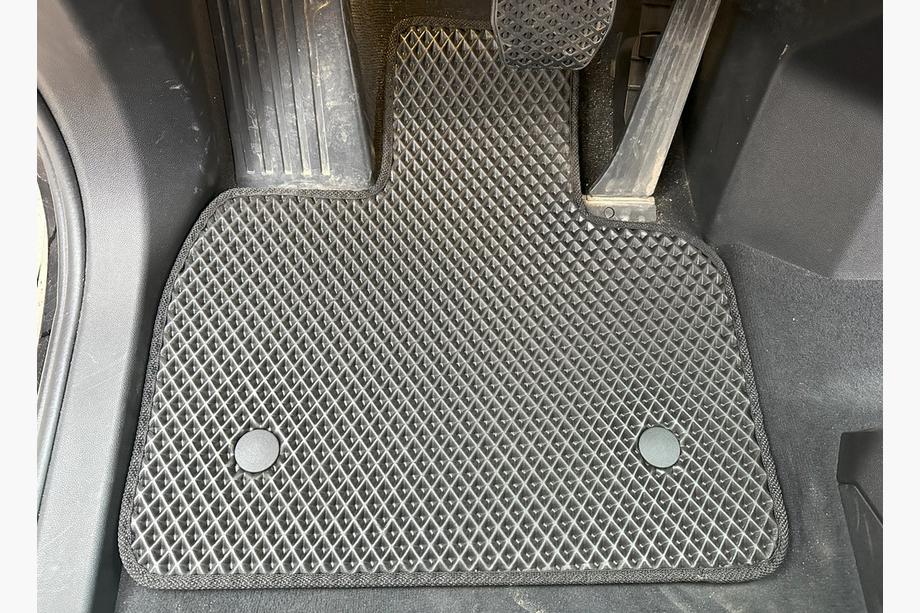 BMW iX (I20) 2022- Dywaniki EVA V-1 (Czarny) Image
