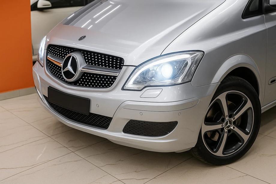 Mercedes Vito W639 2004-2014 Atrapa Przednia Diamond Silver (2010-2014) Image