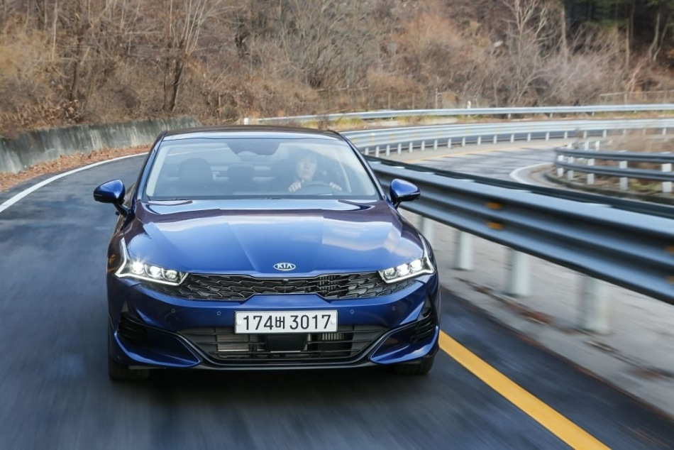 Recenzja Kia K5 piątej generacji: styl i technologia