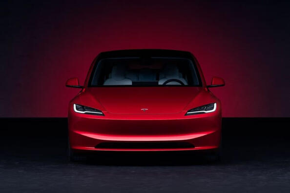Recenzja Tesli Model 3 z 2023 r.: nowe spojrzenie na mobilność elektryczną