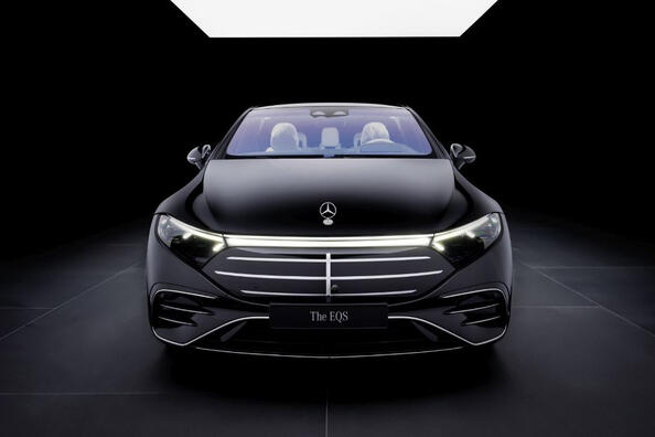 Recenzja sedana Mercedes-Benz EQS: lifting twarzy w 2024 roku