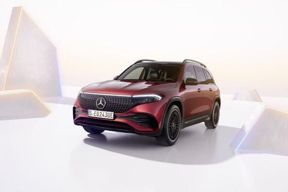 Mercedes-Benz EQB 2023: zmodernizowany samochód elektryczny do miasta i podróży