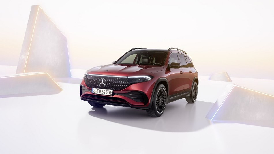Mercedes-Benz EQB 2023: zmodernizowany samochód elektryczny do miasta i podróży