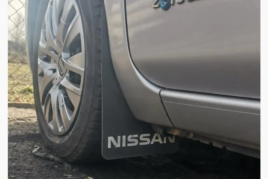 Nissan Uniwersalne chlapacze Polytep (230*375, 2 szt.) Zdjęcia 1