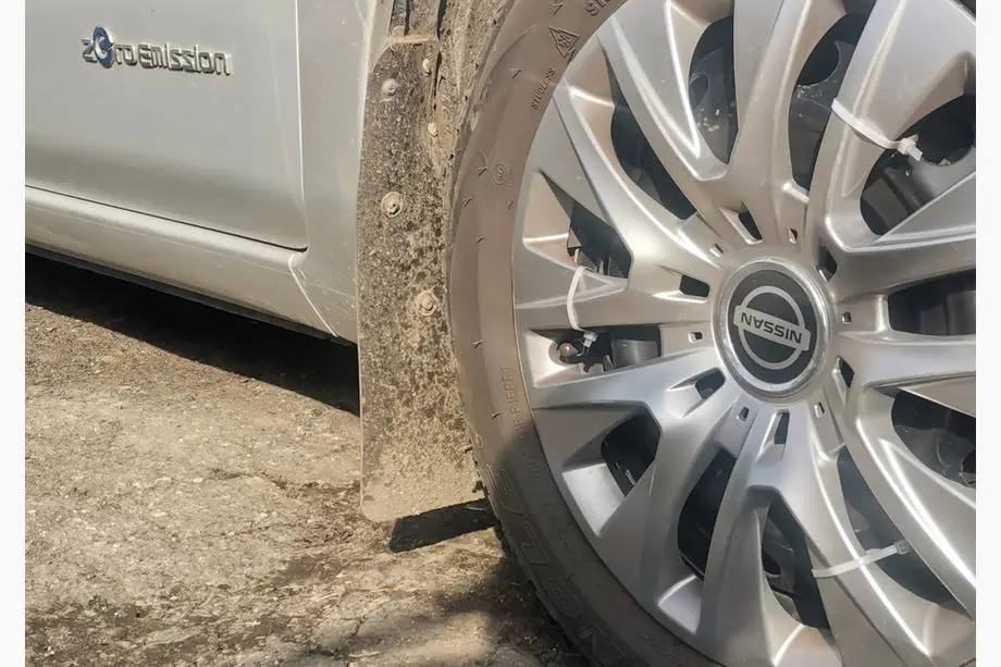 Nissan Uniwersalne chlapacze Polytep (230*375, 2 szt.) Zdjęcia 6