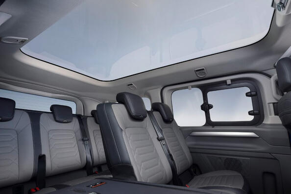 Recenzja Volkswagena Caravelle T7 z 2024 roku Zdjęcie 6