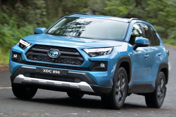 Recenzja Toyoty RAV4: zmiana stylizacji piątej generacji