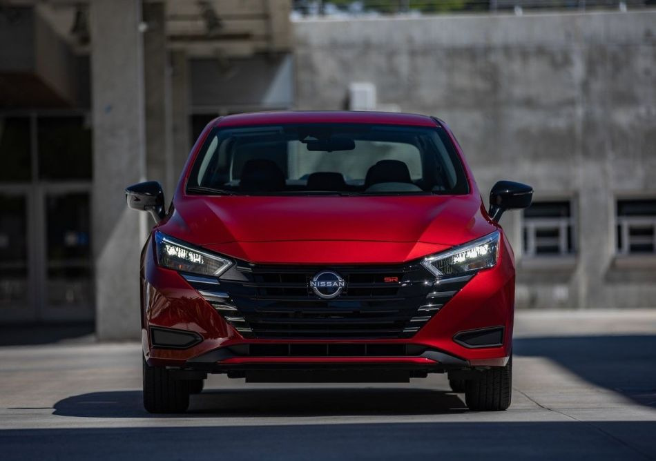 Zmodernizowany Nissan Versa: stylowy i niedrogi sedan
