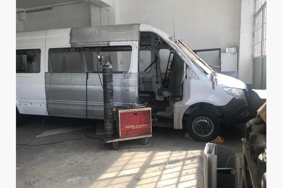 Mercedes Sprinter W906 2006–2018 Zestaw karoserii do przedłużenia samochodu Część Środkowa Zdjęcia 1
