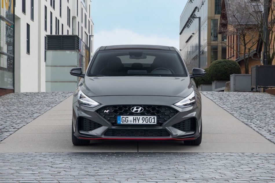Recenzja „naładowanego” liftbacka Hyundai i30 Fastback N