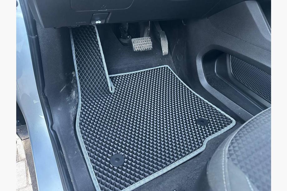 Chevrolet Bolt 2016-2023 Dywaniki EVA (EUV, czarne) Image