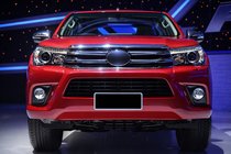 Toyota Hilux 2015- Przednie reflektory OEM V2 2015-2019 (do żarówki ksenonowej lub LED, zestaw 2 szt.) zdjęcia 2