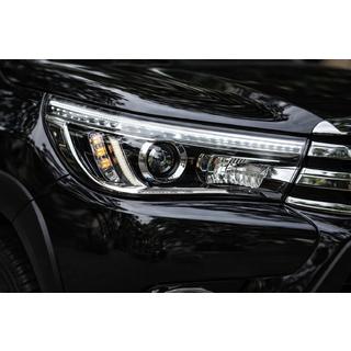 Przednie reflektory OEM V2 2015-2019 (do żarówki ksenonowej lub LED, zestaw 2 szt.) zdjęcia 1