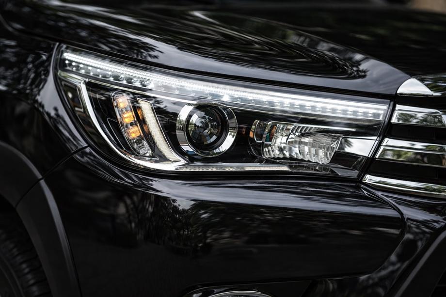 Toyota Hilux 2015- Przednie reflektory OEM V2 2015-2019 (do żarówki ksenonowej lub LED, zestaw 2 szt.) Image