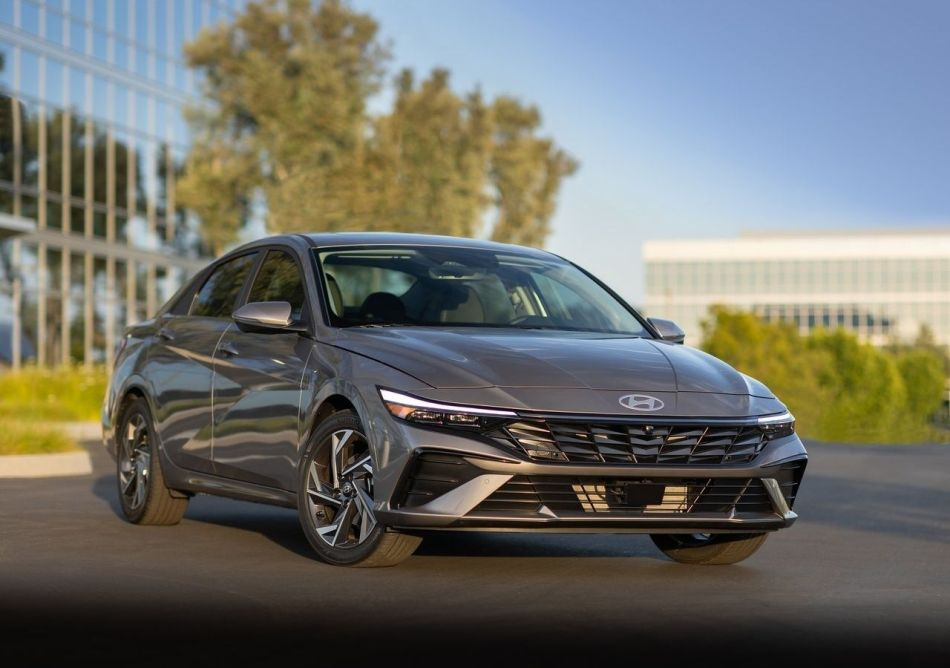Recenzja Hyundaia Elantra 2023: lifting sedana