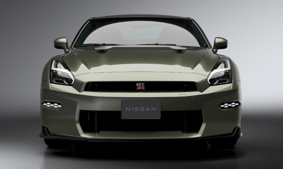 Zaktualizowany Nissan GT-R 2023: recenzja sportowego coupe