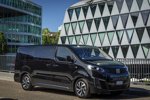 Recenzja elektrycznego minivana Fiat E-Ulysse