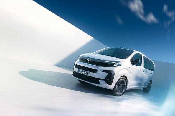 Opel Zafira 2024: recenzja zaktualizowanego minivana