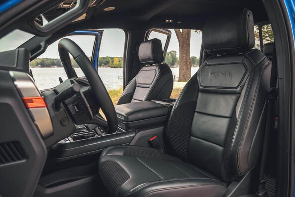 Ford F-150 Raptor High-Performance Pickup Truck Recenzja Zdjęcie 6