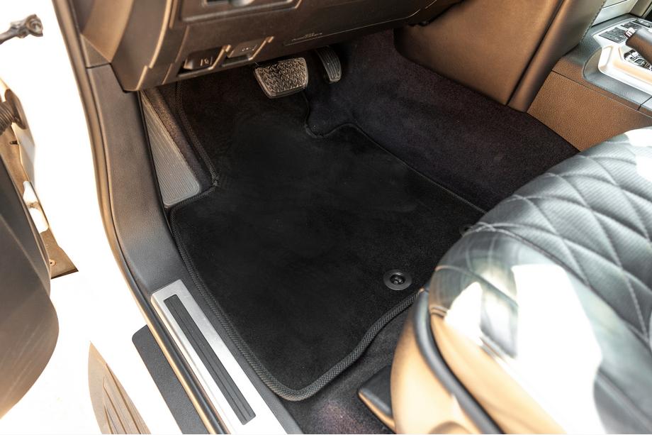 Toyota Land Cruiser 200 2007-2021 Dywaniki welurowe Premium V-2 (2012-2021, Czarny) Zdjęcia 1