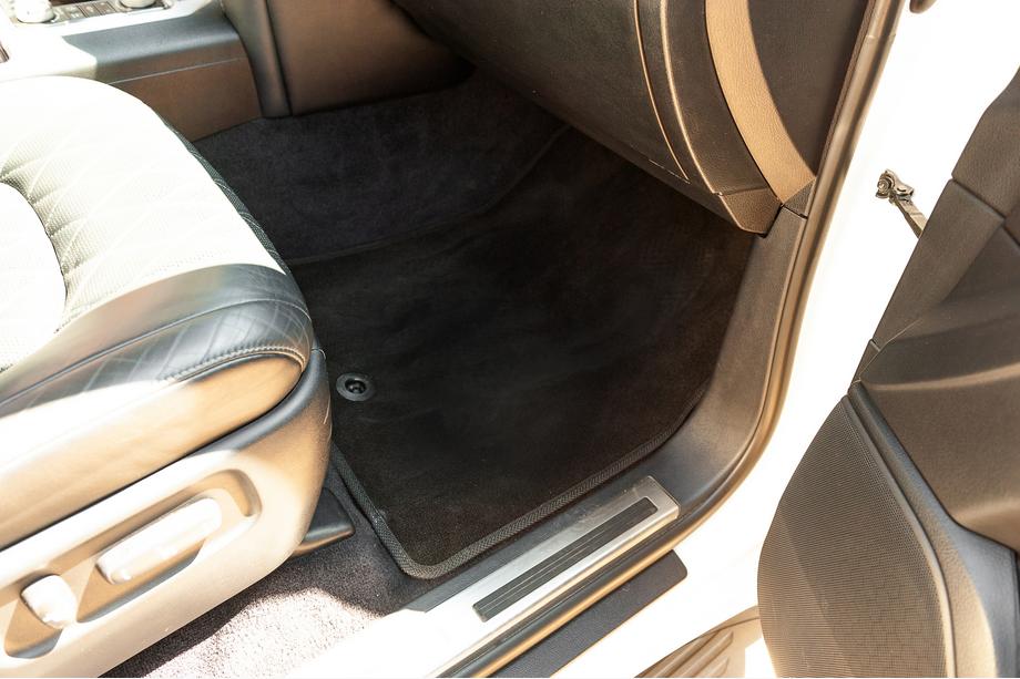 Toyota Land Cruiser 200 2007-2021 Dywaniki welurowe Premium V-2 (2012-2021, Czarny) Zdjęcia 2
