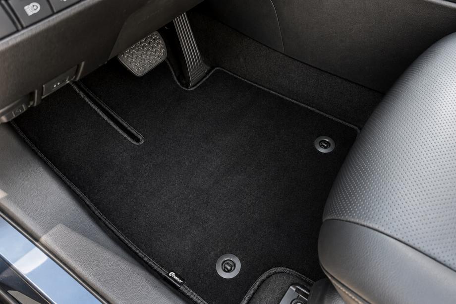 Toyota Rav 4 2019–2025 Dywaniki welurowe Classic Automat (czarne) Image