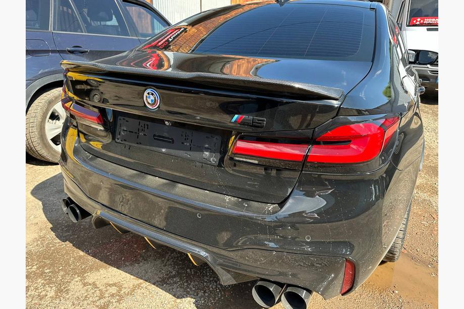 BMW Seria 5 G30/G31 2017–2023 Spoiler V2 (do G30/F90, Carbon) Image