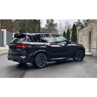 Nakładki progowe V3 (Czarny Połysk) BMW X5 G05 2019–2026 zdjęcia 2
