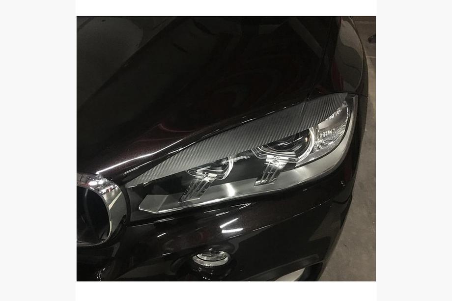 BMW X6 F16 2014-2019 Brewki na Reflektory Suchy Carbon V2 Zdjęcia 4