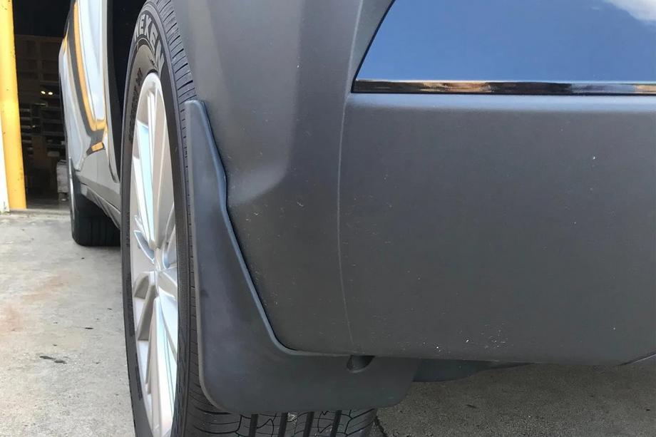 Hyundai Kona 2017-2023 Chlapacze Premium (4 szt, do samochodów benzynowych) Image