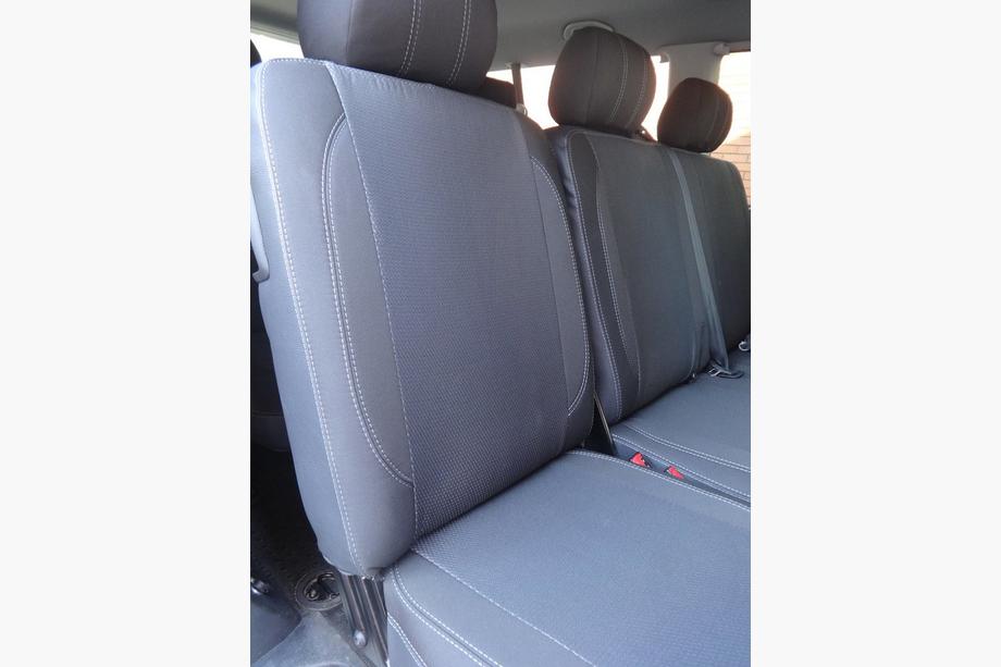 Volkswagen T5 Transporter 2003-2010 Pokrowce Samochodowe (Skóra Syntetyczna↗Tkanina, Premium) Kompletny Zestaw Wnętrza ↗ Przednie Fotele (1↗1) Zdjęcia 6