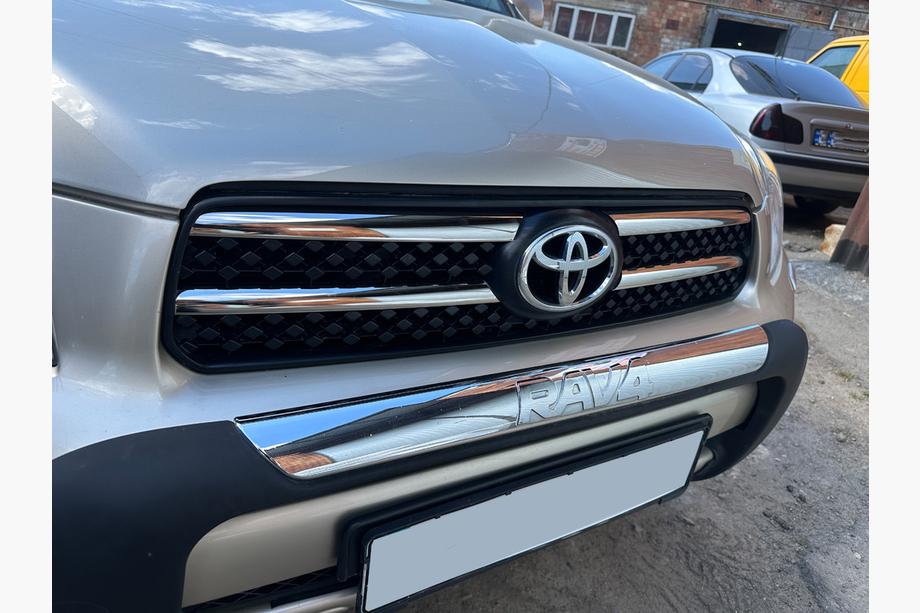 Toyota Rav 4 2006-2013 Nakładki na Grill Chromowane 2006-2010 (4 szt, Stal Nierdzewna) Image