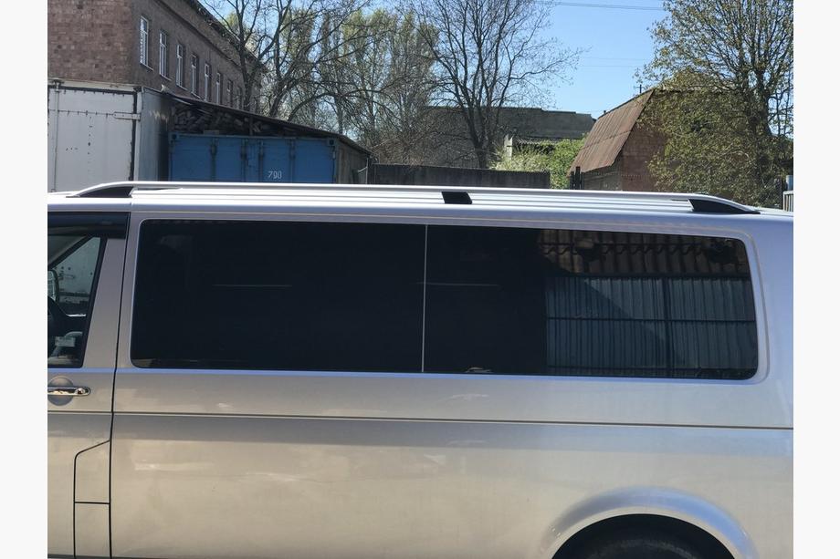 Volkswagen T5 Multivan 2003–2010 Relingi dachowe CROWN (szary mat) Zdjęcia 9