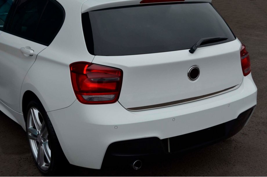 BMW 1 Series F20/F21 2011-2019 Listwa bagażnika stal nierdzewna Image
