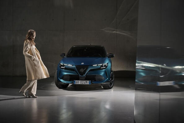 Alfa Romeo Junior Hybrid: recenzja crossovera