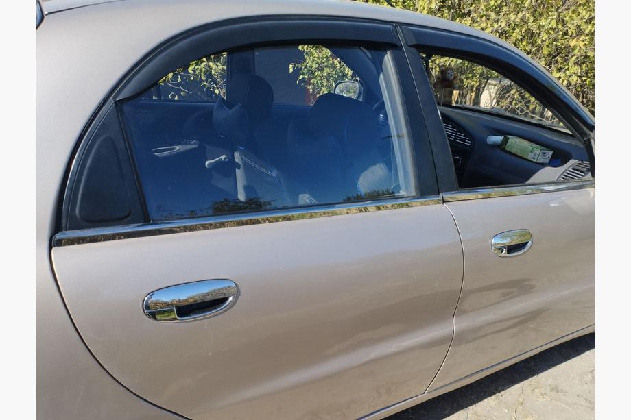 Chevrolet Lanos 1998–2017 Listwy ozdobne okien nierdzewne (4 szt) Image