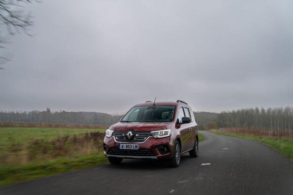 Recenzja Renault Kangoo E-Tech: elektryczny minivan