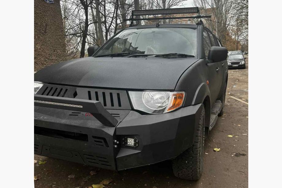 Mitsubishi L200 2006-2015 Przedni zderzak Dakar (2006-2010) Zdjęcia 6