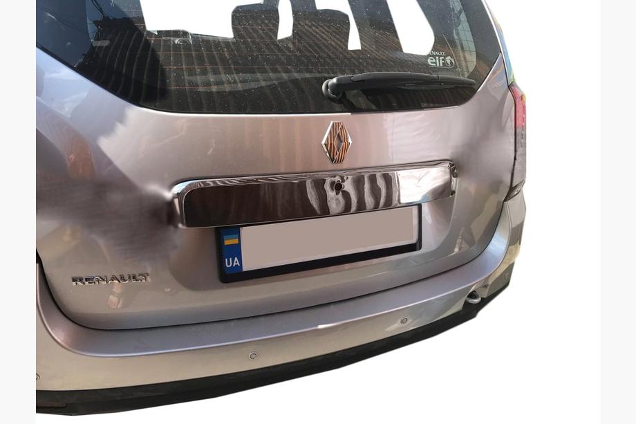 Renault Duster 2008–2017 Listwa chromowana nad tablicą rejestracyjną Jednoczęściowa (Stal nierdzewna) Image