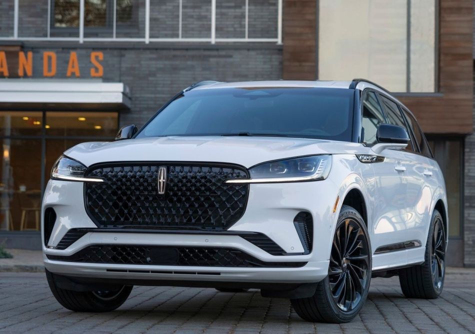 Zaktualizowany Lincoln Aviator: przegląd funkcji, poziomów wyposażenia i projektu