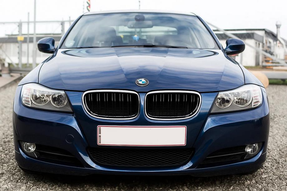 BMW 3 Series E90/E91 2005-2011 Nerki M-Look (do E-90/91 2008-2011, Czarny Połysk z Chromowaną Ramką) Zdjęcia 1