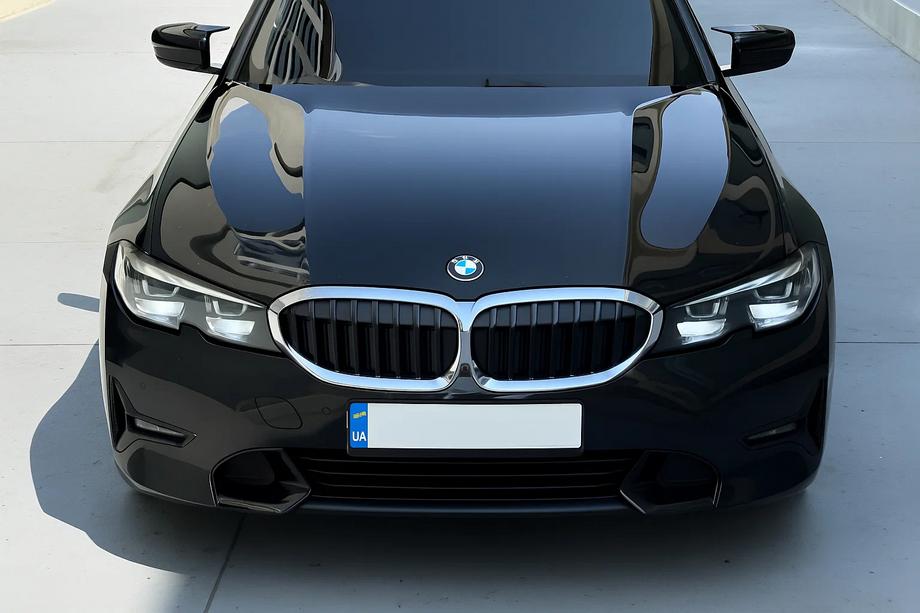 BMW 3 Series G20/G21 2018- Nerki 1 Listwa (2018-2022, Czarny Połysk z Chromowaną Ramką) Image