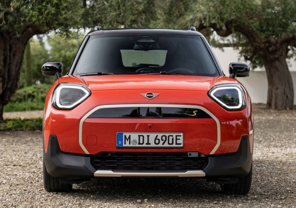 Recenzja elektrycznego crossovera MINI Aceman
